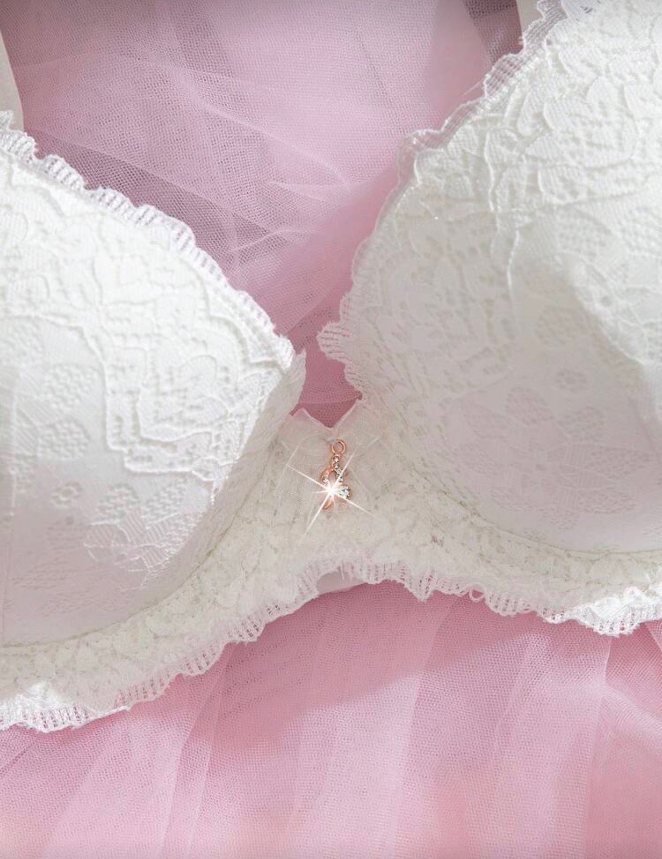 Елегантен дантелен комплект Бяла Романтика