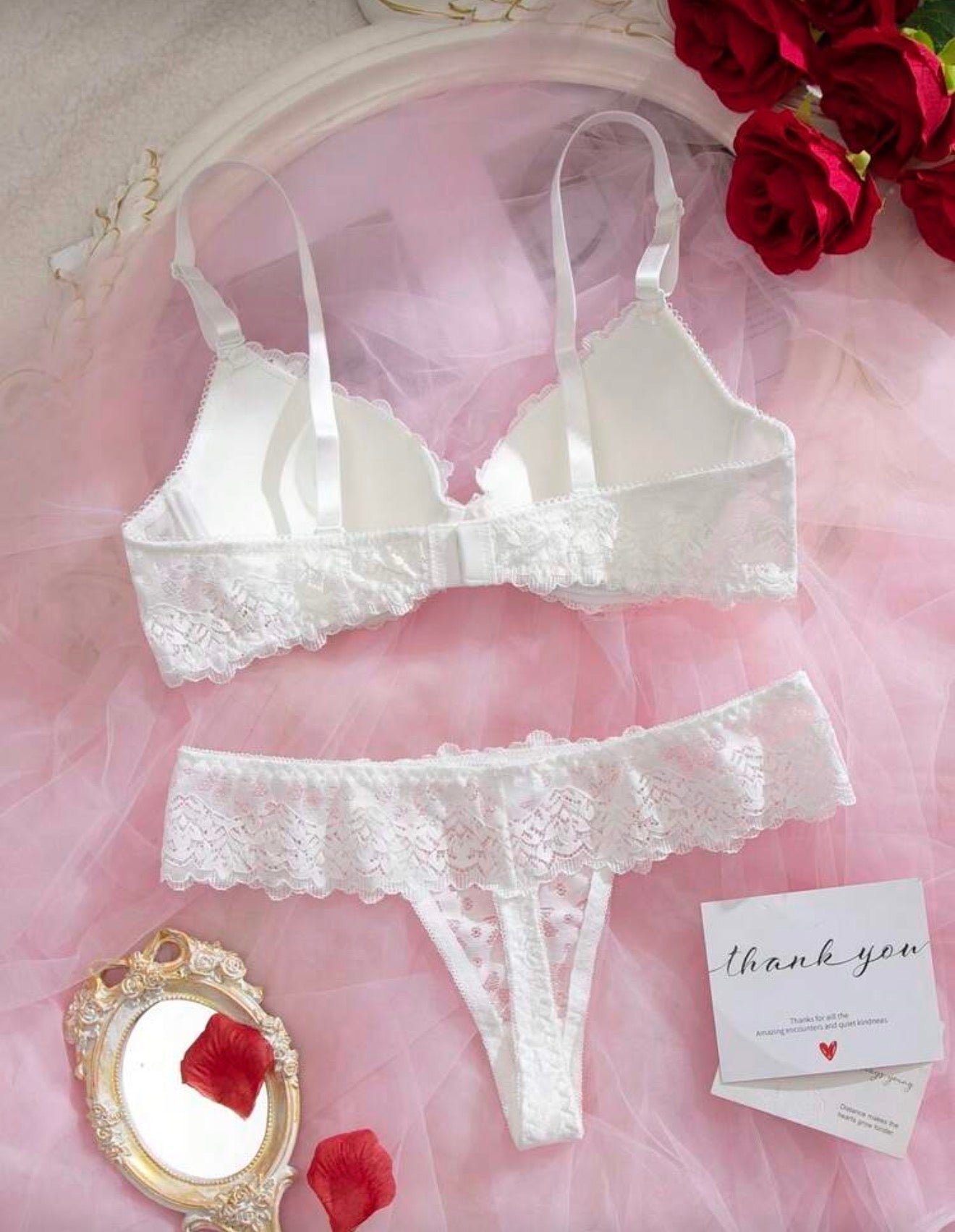 Елегантен дантелен комплект Бяла Романтика