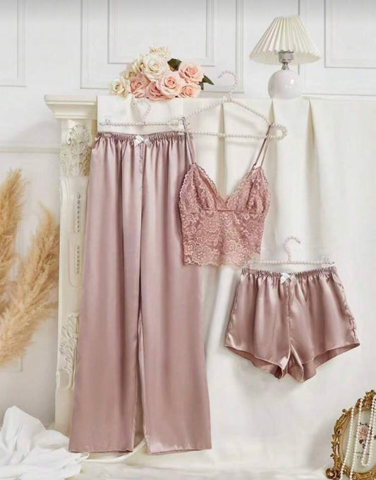 Елегантен дамски сатенен пижамен комплект с дантела – 3 части