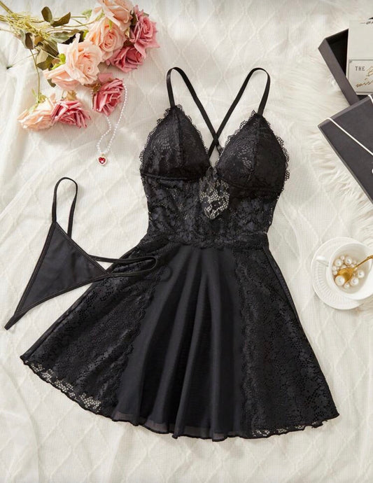 Съблазнителна черна дантелена нощница с прашка